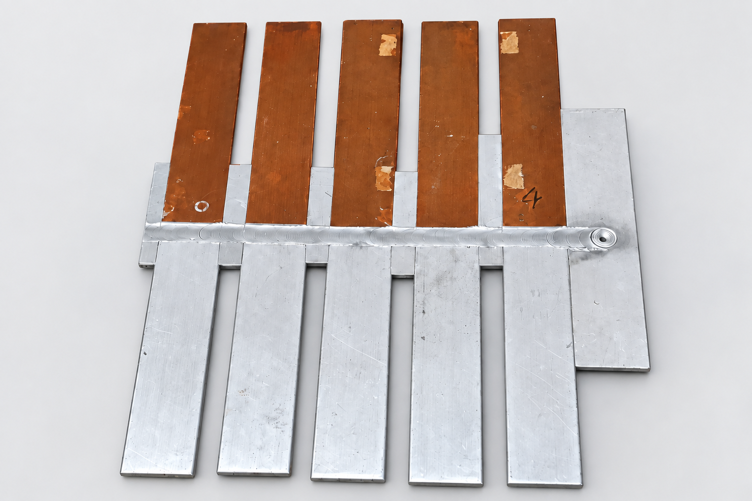 Reibr&uuml;hrschwei&szlig;verbindung f&uuml;r Sammelschienen aus Kupfer und Aluminium